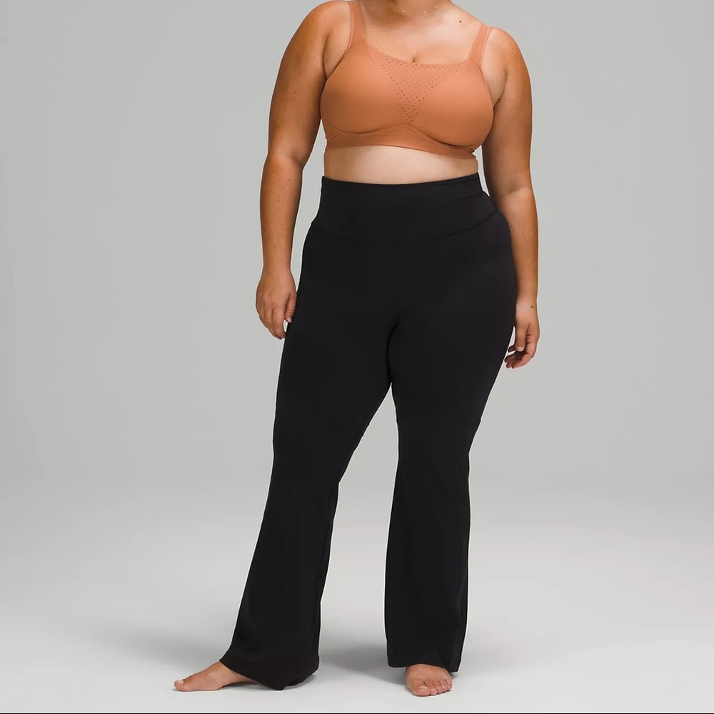 Groove Pant Flare Super High-Rise 
Nulu Lululemon